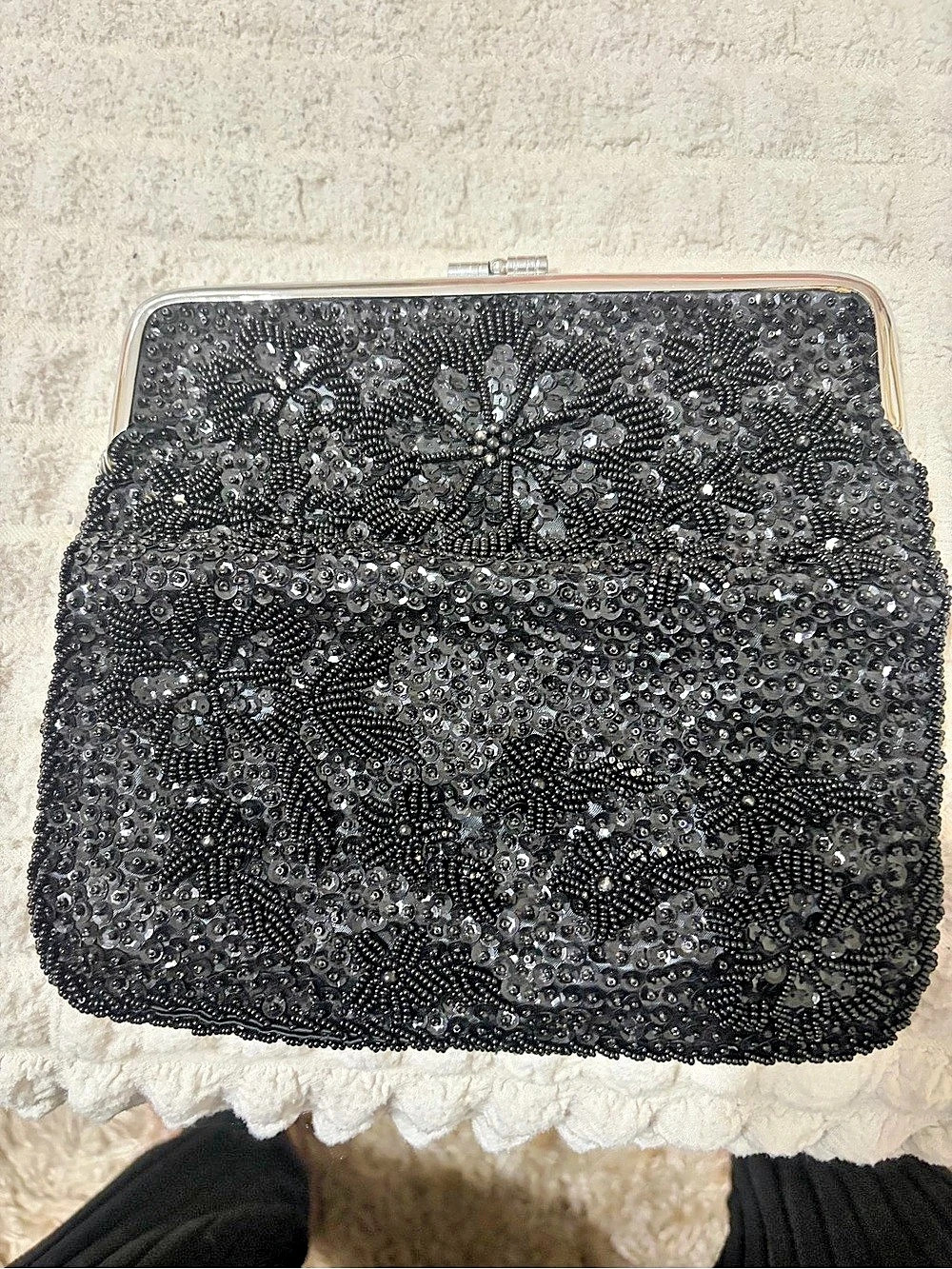 Super Gitobo Vintage Beaded Sequin Frame Clutch in Black